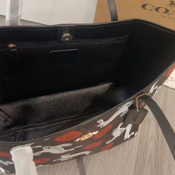 Coach Halloween Print Tote Bag, Size 33x16x29cm - Picture 8 of 9